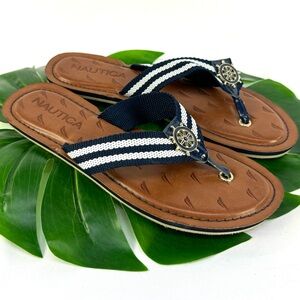Nautica Blue and White Captains Wheel Thong Sandals Women’s Size 8